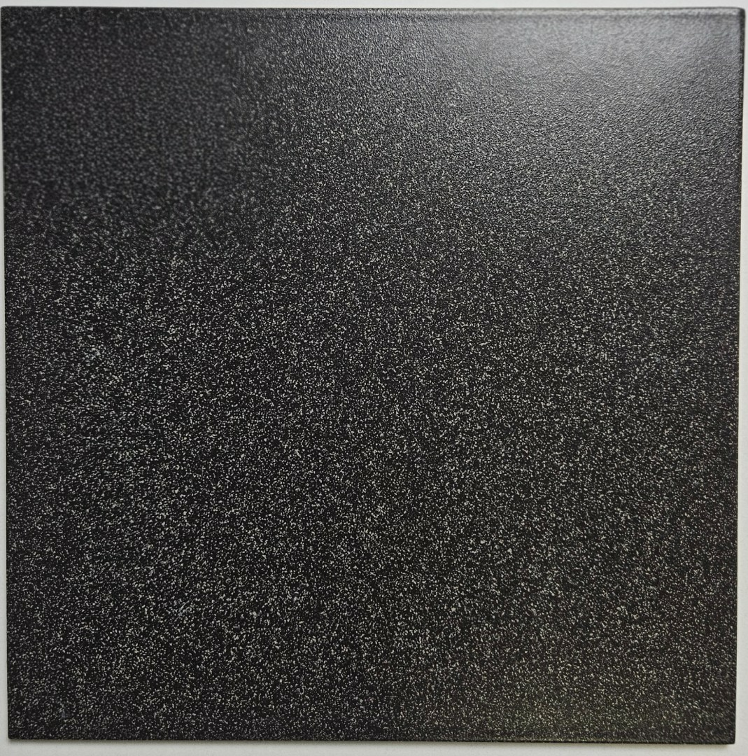 Керамогранит Пиастрелла СТ318 черный матовый 300*300*7мм (Россия)