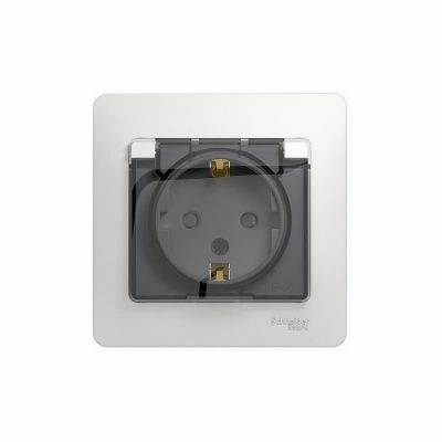Розетка Glossa с заземлением со шторками с крышкой IP44 (белая) (Латвия)