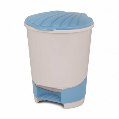 Ведро мусорное с педалью 10 л, Светло бежевый - синий, Альтернатива М1381 (Россия)