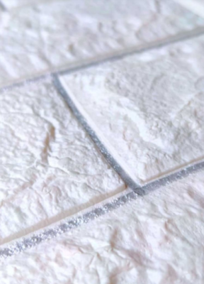 Панель самоклеящаяся ПВХ 70х77х5мм классический кирпич белый (Россия)