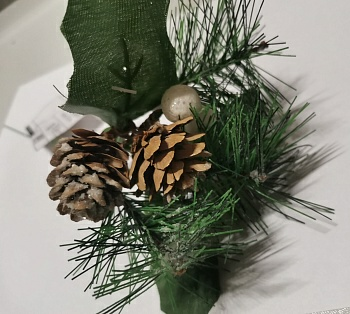 Ветка новогодняя пластиковая 24 см (Польша) Ветка новогодняя пластиковая 24 см (Польша)