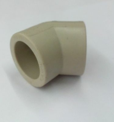 Угол полипропиленовый 32 мм 45°