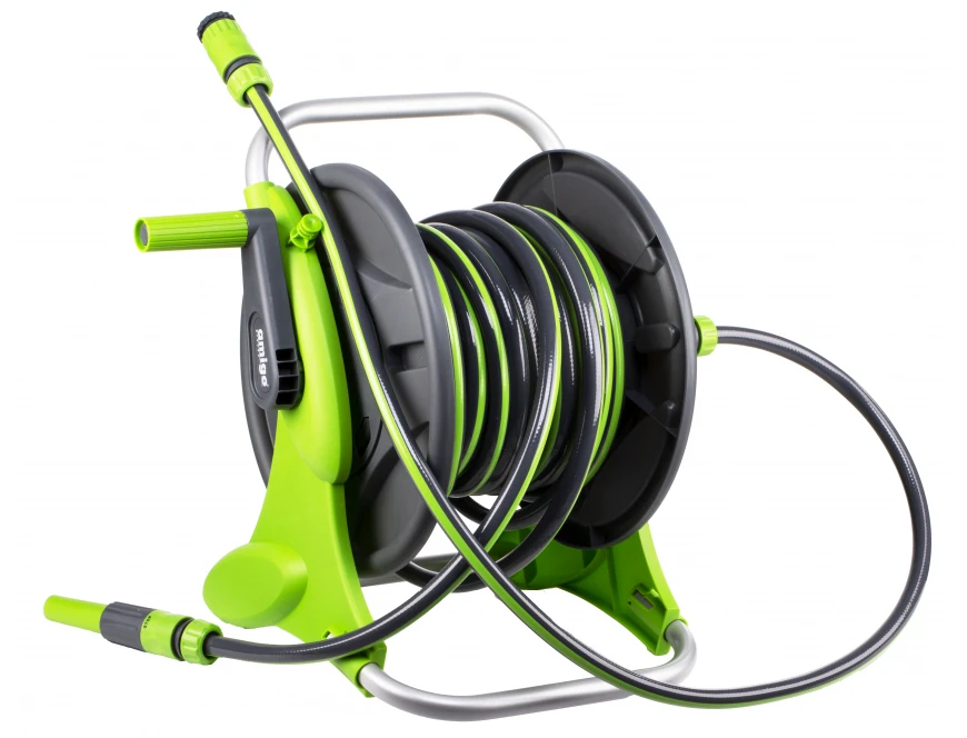 Шланг поливочный 1/2 дюйма (13мм), длина 15м на катушке с распылителем 79605 AMIGO (Россия)