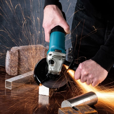 Одноручная углошлифмашина MAKITA GA5030R (Китай)